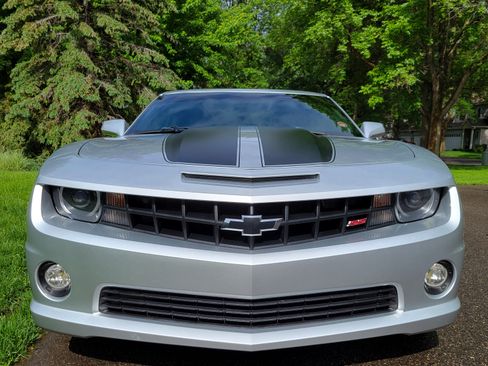Used 2010 Chevrolet Camaro SS w/ RS Package image 4
