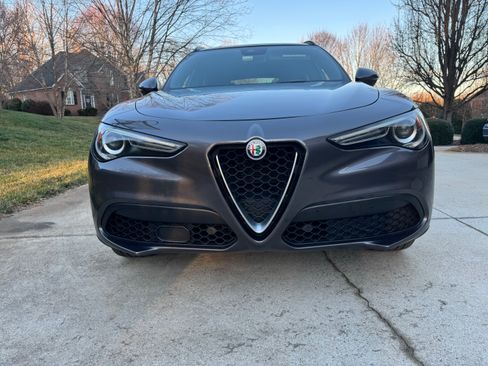 Used 2018 Alfa Romeo Stelvio Ti Sport image 5