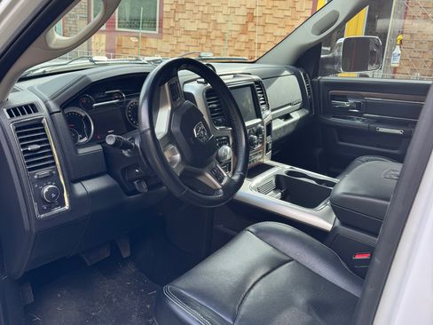 Used 2016 RAM 1500 Laramie w/ Convenience Group image 8