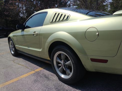 Used 2006 Ford Mustang Premium image 11