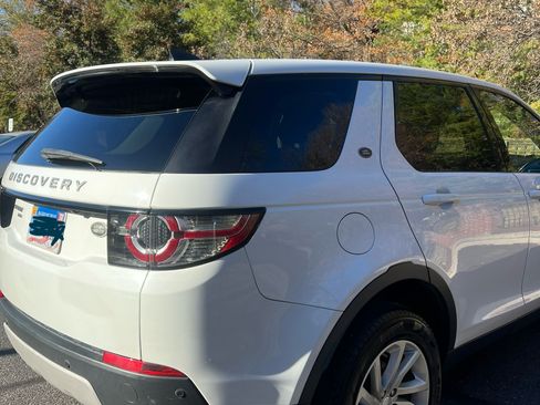 Used 2019 Land Rover Discovery Sport HSE image 11