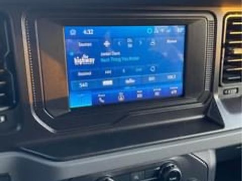 Used 2023 Ford Bronco Big Bend w/ Sasquatch Package image 8