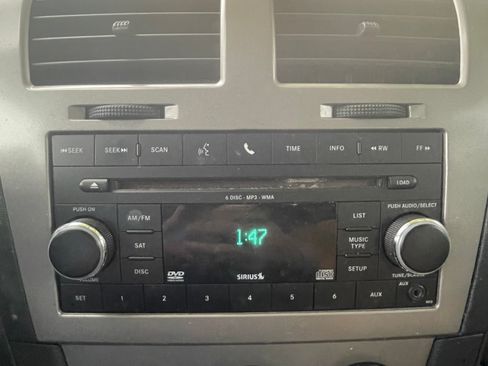 Used 2010 Dodge Avenger R/T image 11