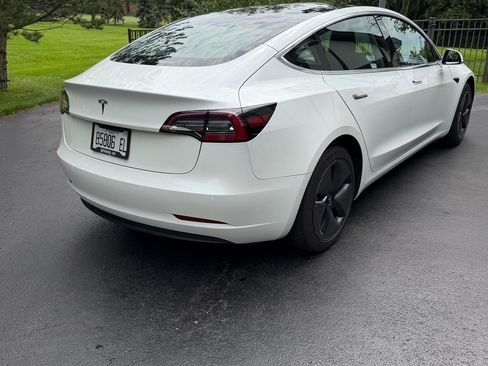 Used 2020 Tesla Model 3 Standard Range Plus RWD image 5