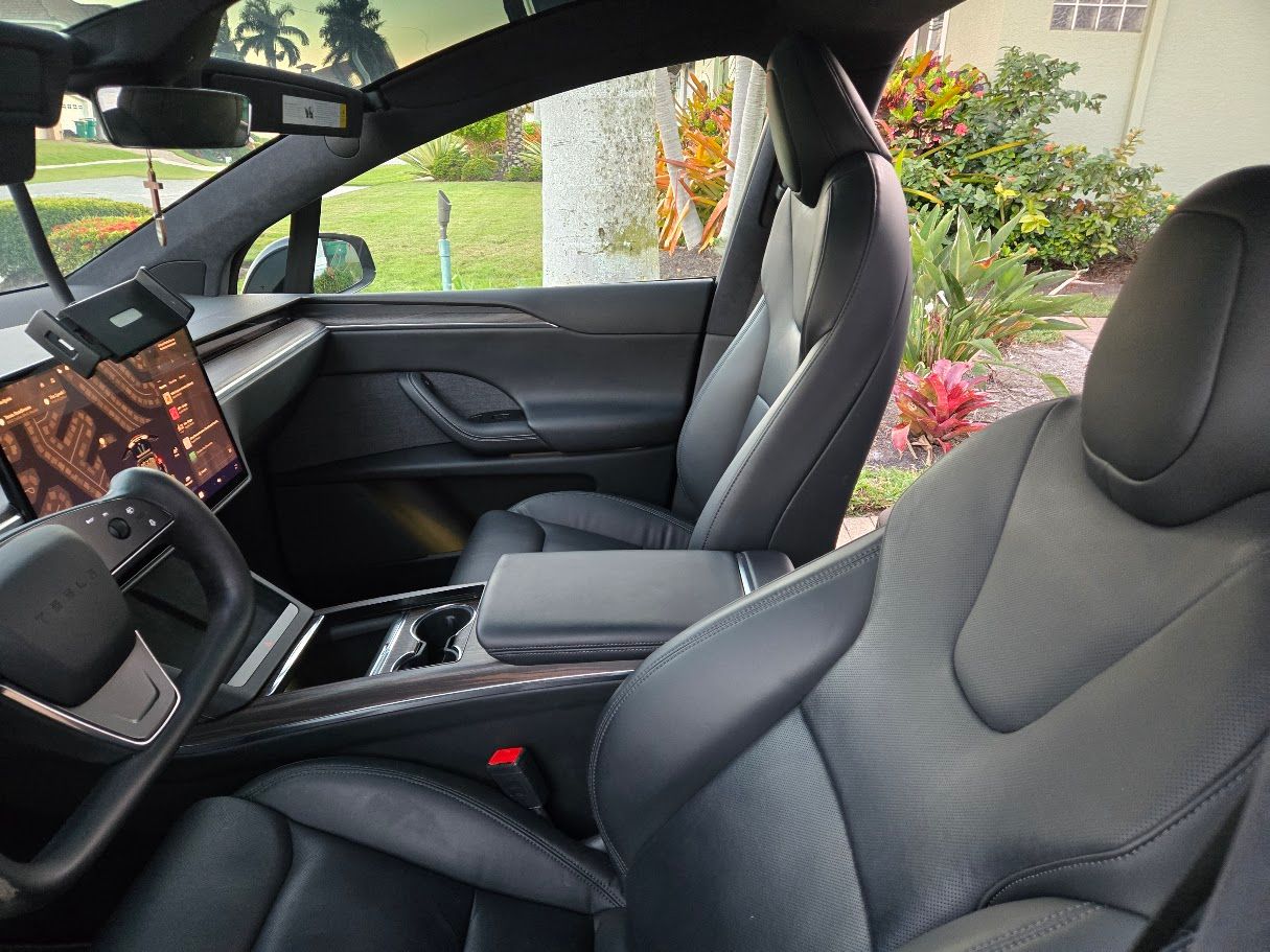 Used 2022 Tesla Model X AWD/4WD image 16
