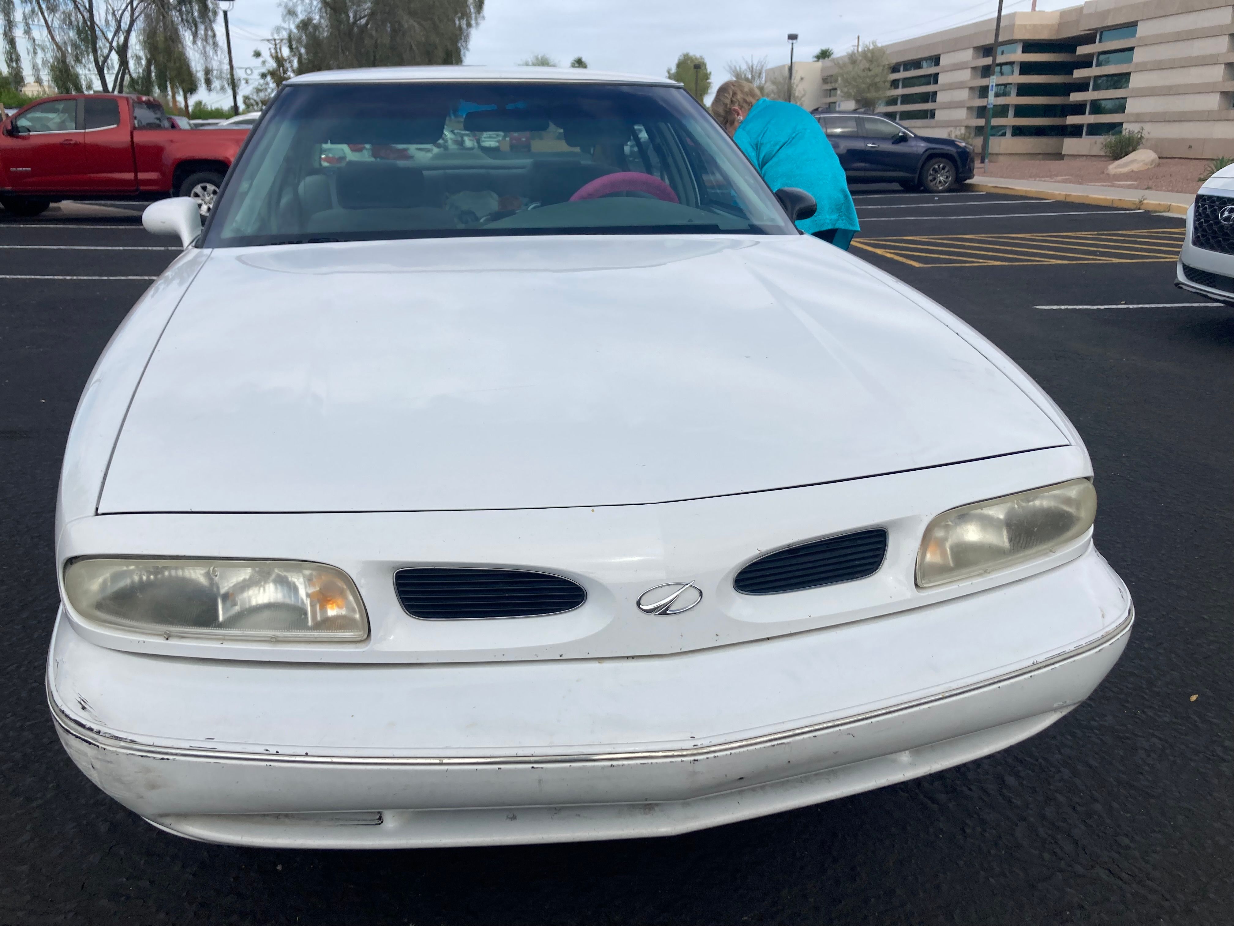 Used 1999 Oldsmobile 88 Royale LS FWD image 14