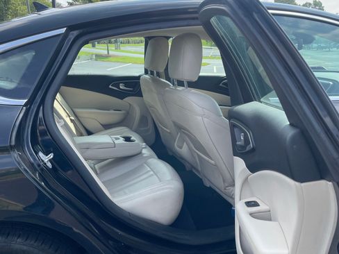 Used 2016 Chrysler 200 Limited Platinum image 15