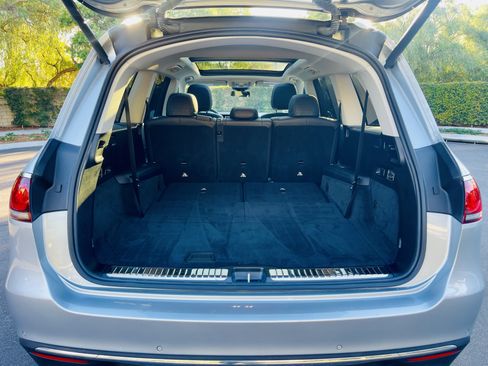 Used 2023 Mercedes-Benz GLS 450 4MATIC image 9