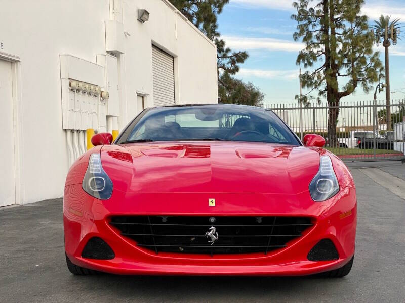 Used 2015 Ferrari California T RWD image 5