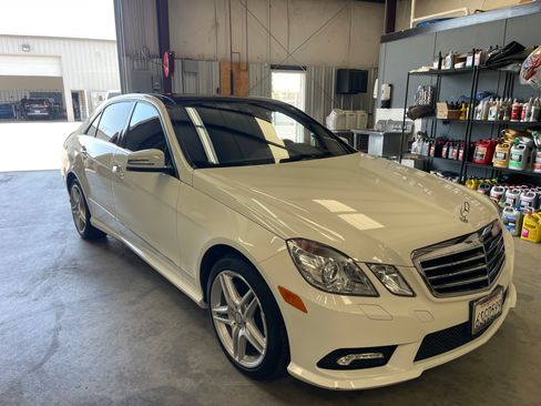 Used 2011 Mercedes-Benz E 550 Sedan image 8
