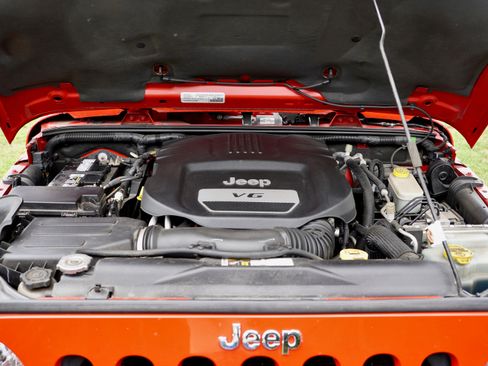 Used 2016 Jeep Wrangler Rubicon w/ Power Convenience Group AWD/4WD image 20