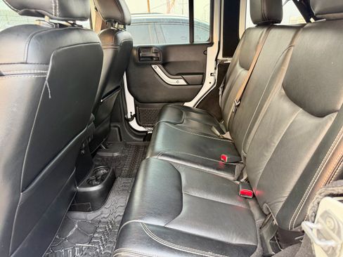 Used 2017 Jeep Wrangler Unlimited Rubicon AWD/4WD image 21