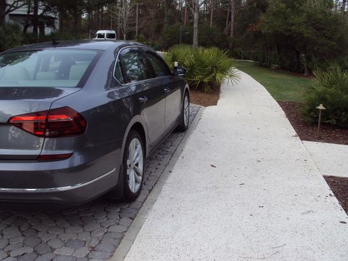 Used 2018 Volkswagen Passat 2.0T SE image 6