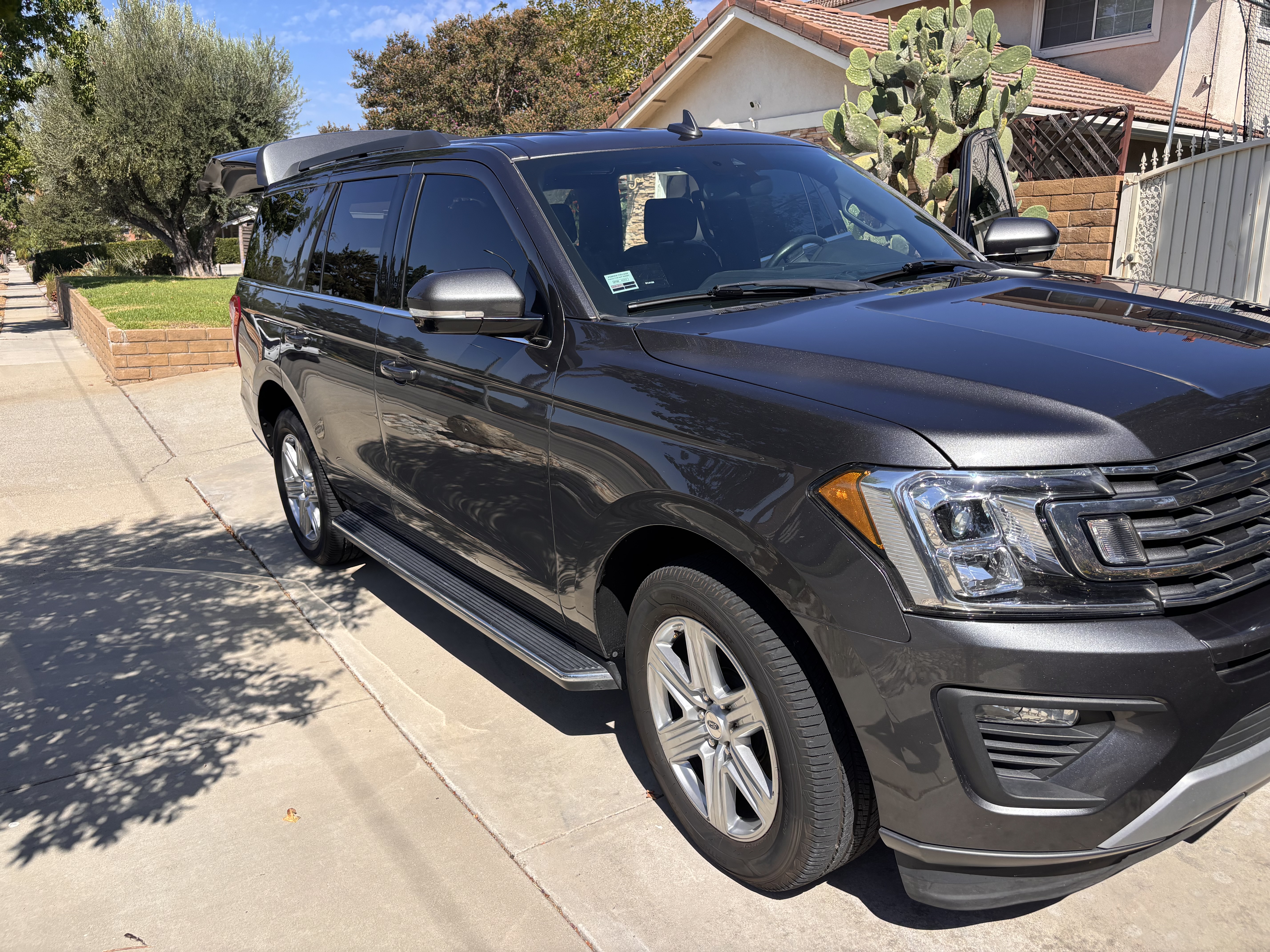 Used 2019 Ford Expedition XLT w/ Equipment Group 202A RWD image 4