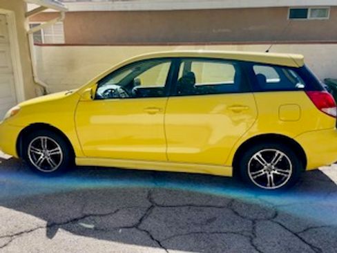 Used 2004 Toyota Matrix XR image 2