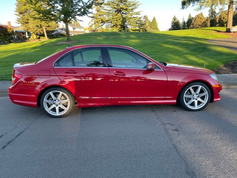 Used 2014 Mercedes-Benz C 300 4MATIC Sedan image 8