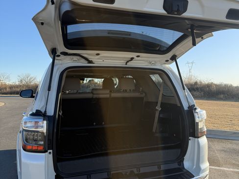 Used 2020 Toyota 4Runner Limited image 12