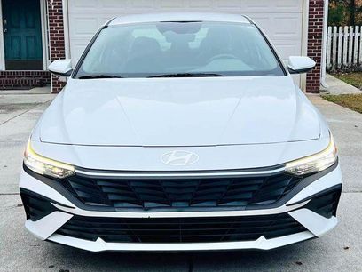 Used 2025 Hyundai Elantra SE