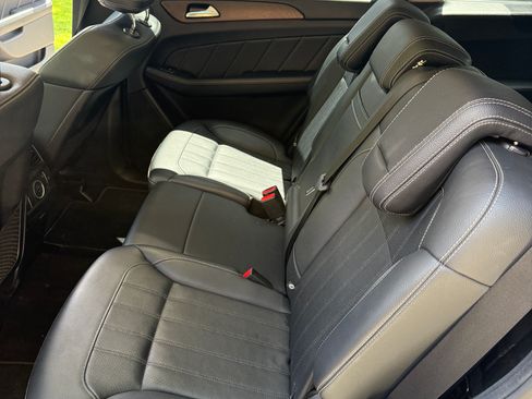 Used 2015 Mercedes-Benz GL 450 4MATIC image 18