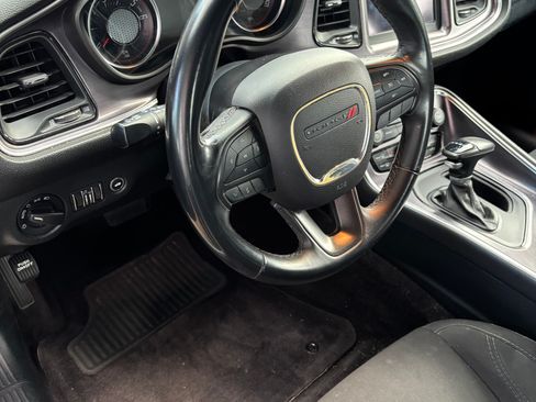 Used 2018 Dodge Challenger SXT image 12