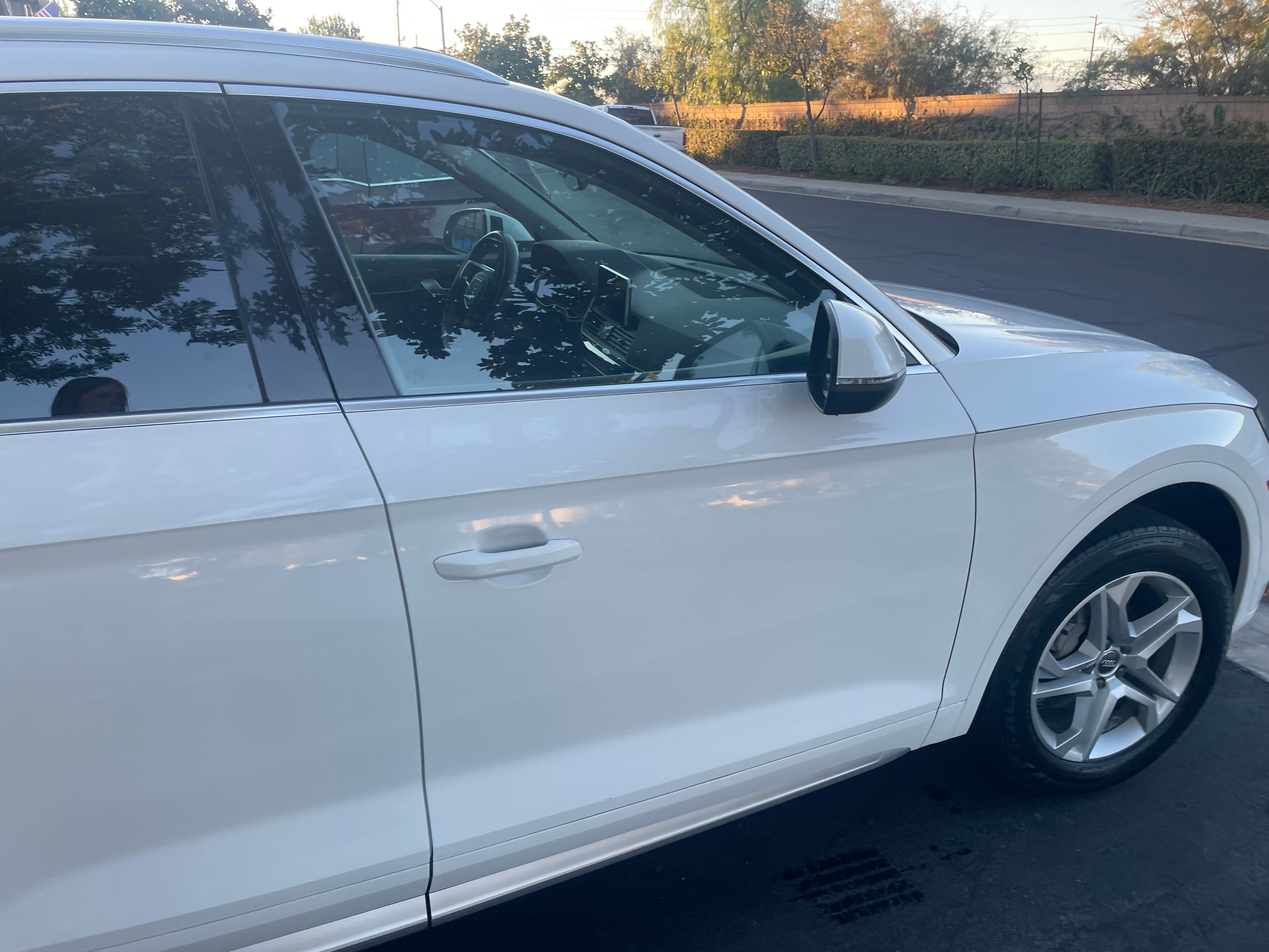 Used 2018 Audi Q5 2.0T Premium Plus w/ Premium Plus Package AWD/4WD image 5