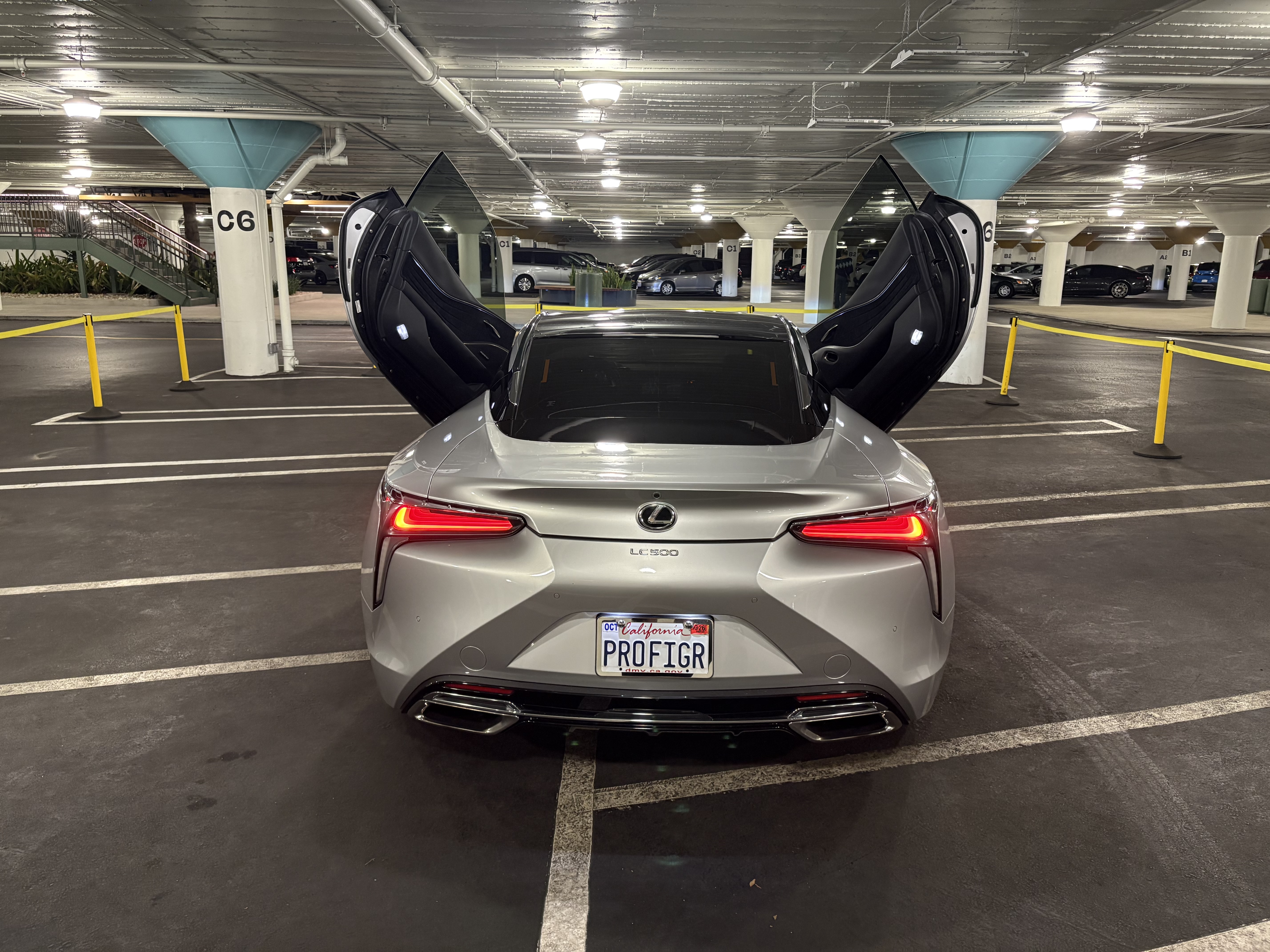 Used 2018 Lexus LC 500 Coupe w/ Touring Package RWD image 6
