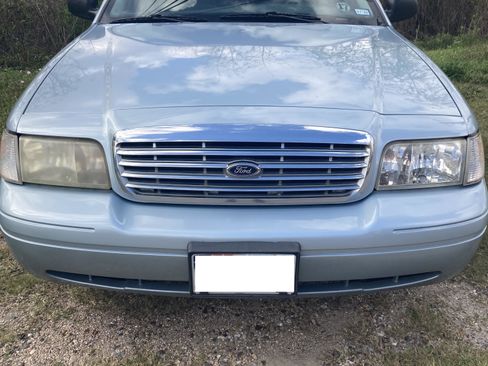 Used 2004 Ford Crown Victoria image 13