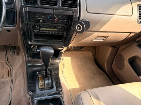 Used 1998 Toyota 4Runner SR5 w/ Sport Seat Pkg RWD image 13