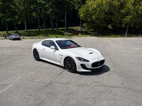 Used 2016 Maserati GranTurismo MC Centennial RWD image 8