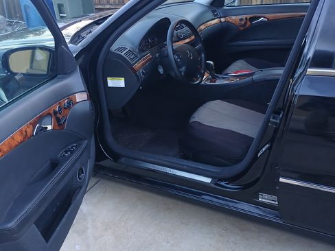 Used 2005 Mercedes-Benz E 320 Sedan image 9