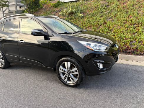 Used 2015 Hyundai Tucson Limited w/ Option Group 03 FWD image 4