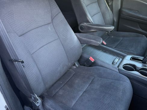 Used 2018 Honda Pilot LX image 11