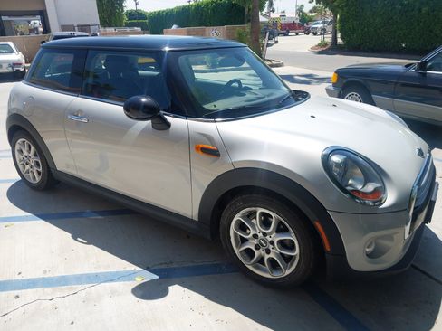 Used 2014 MINI Cooper 2-Door Hardtop FWD image 8