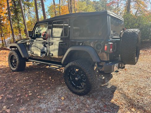Used 2020 Jeep Wrangler Unlimited Sport S image 4