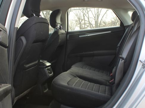 Used 2014 Ford Fusion SE image 22