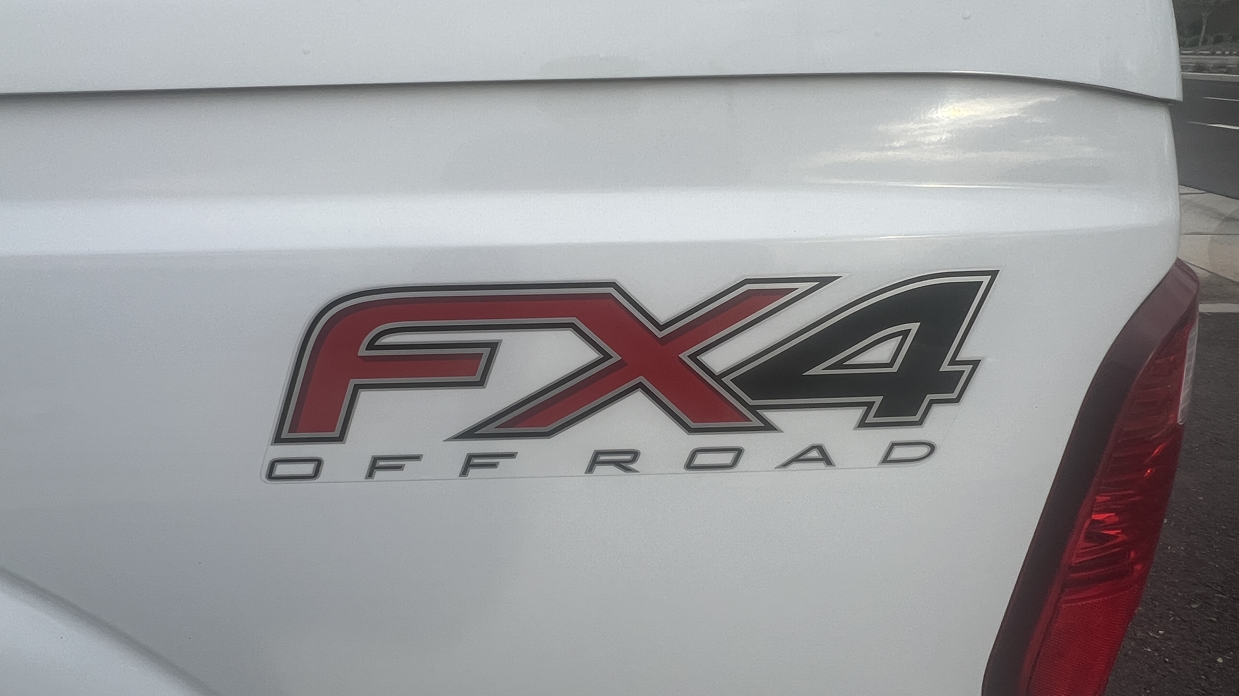 Used 2016 Ford F250 XL w/ XL Appearance Package AWD/4WD image 11