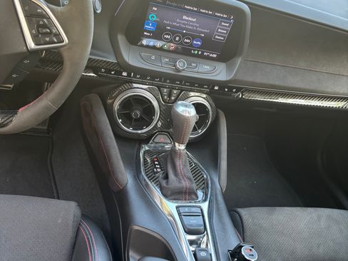 Used 2019 Chevrolet Camaro ZL1 RWD image 12