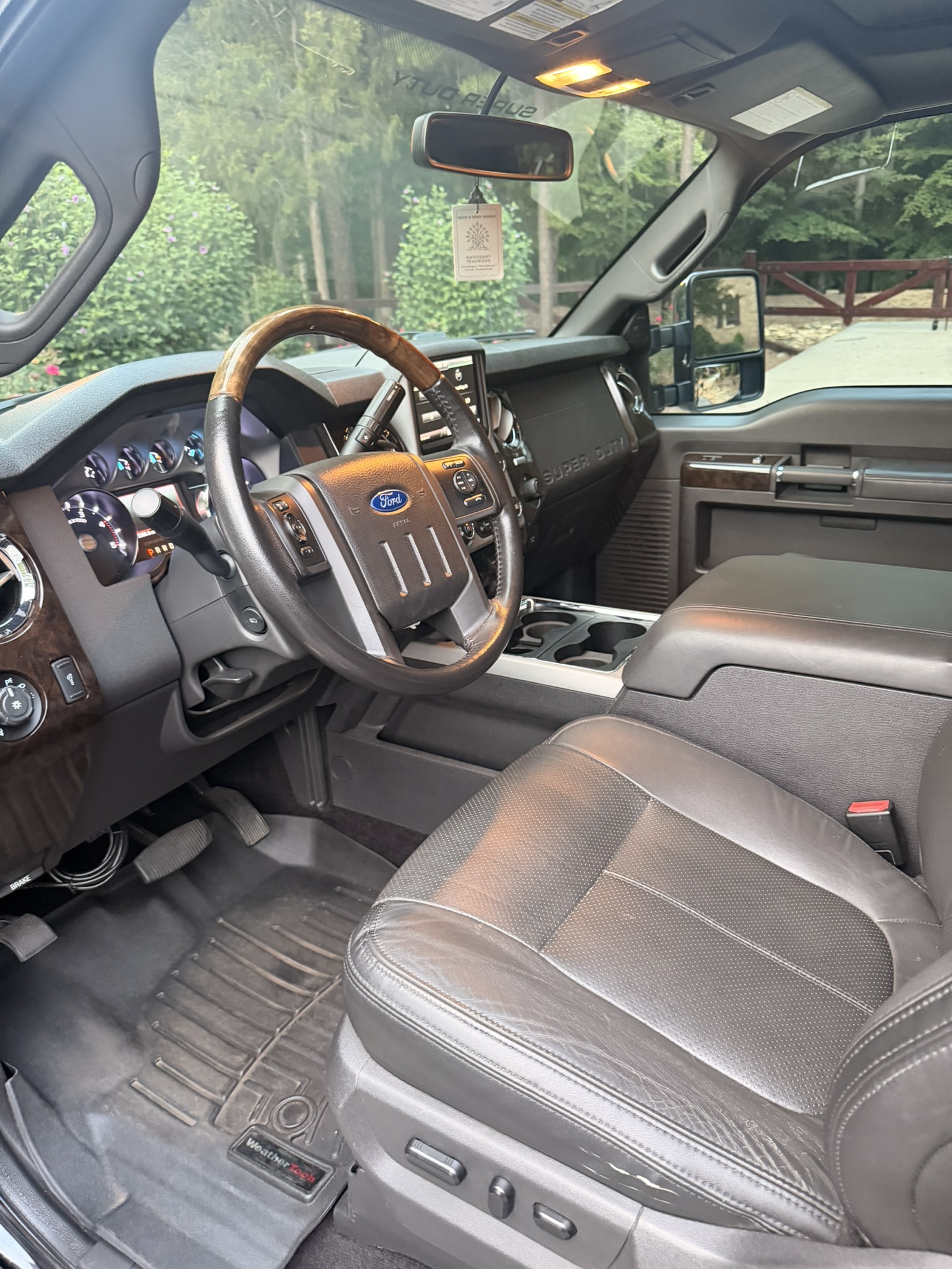 Used 2015 Ford F350 Platinum AWD/4WD image 11