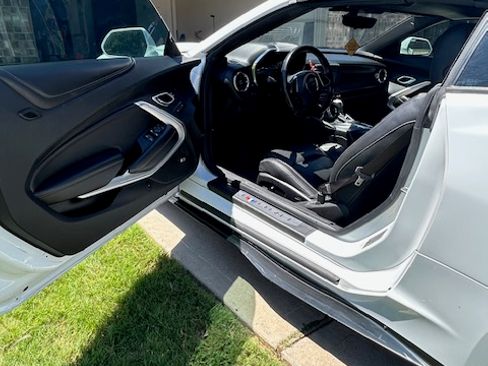 Used 2019 Chevrolet Camaro SS image 11