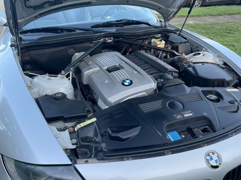 Used 2006 BMW Z4 3.0i RWD image 25