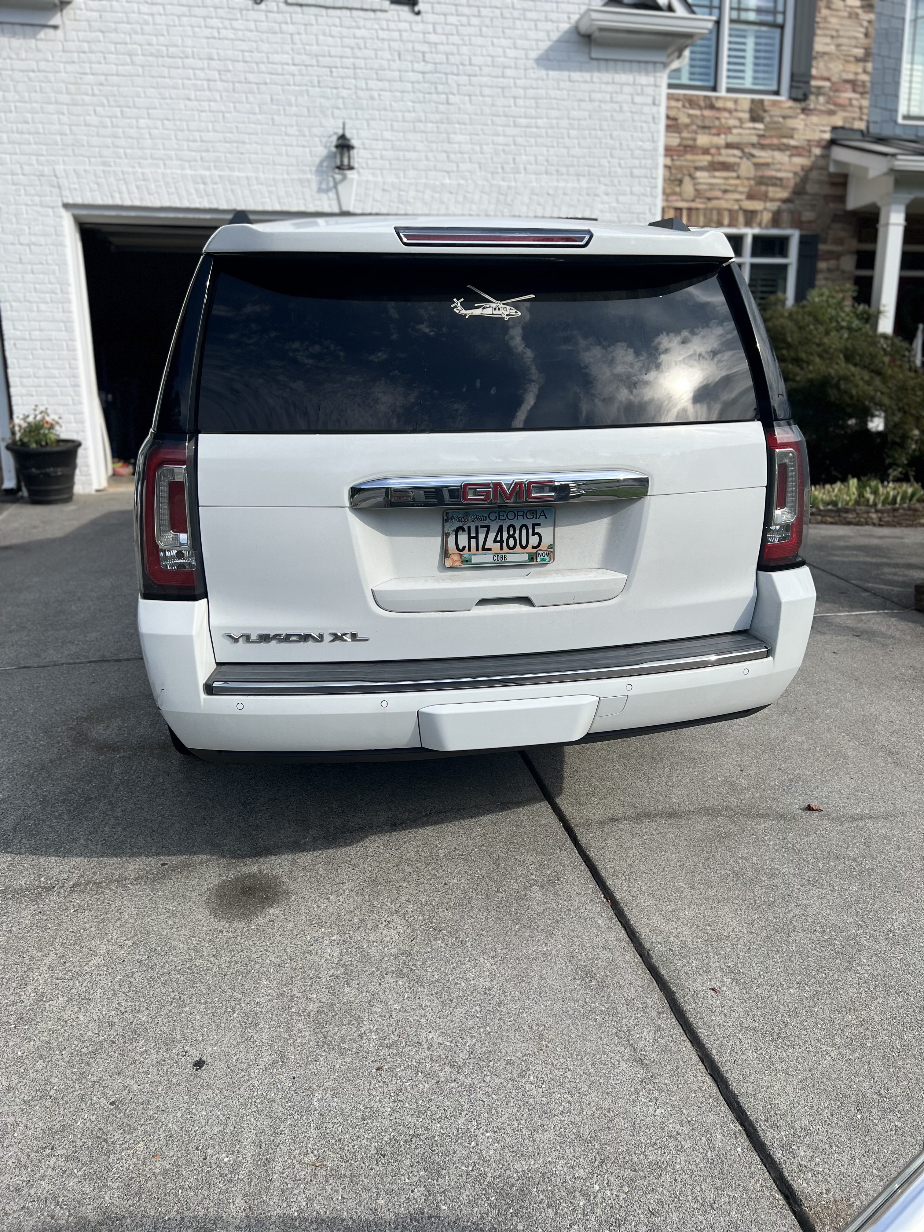Used 2017 GMC Yukon XL Denali w/ Open Road Package AWD/4WD image 2