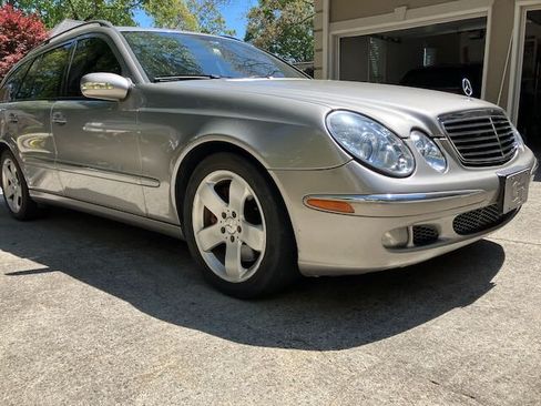 Used 2006 Mercedes-Benz E 500 4MATIC Wagon image 10