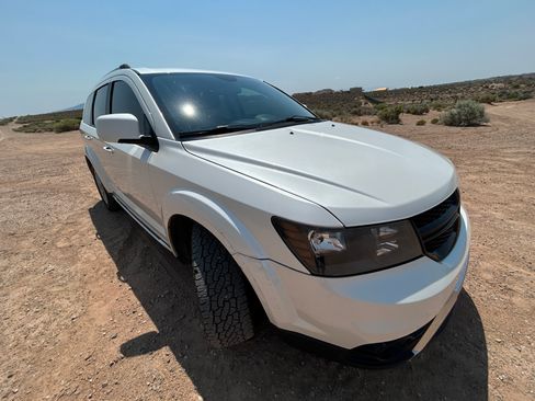 Used 2017 Dodge Journey Crossroad AWD/4WD image 2