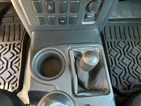 Used 2007 Toyota FJ Cruiser 4WD w/ Convenience Pkg image 4