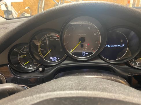 Used 2015 Porsche Panamera S RWD image 9
