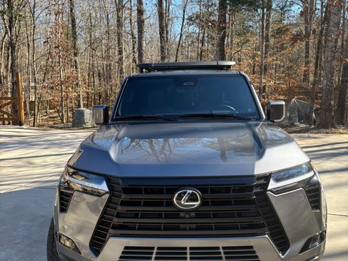 Used 2025 Lexus GX 550 image 11