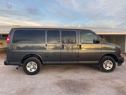 Used 2017 Chevrolet Express 2500 LS image 5