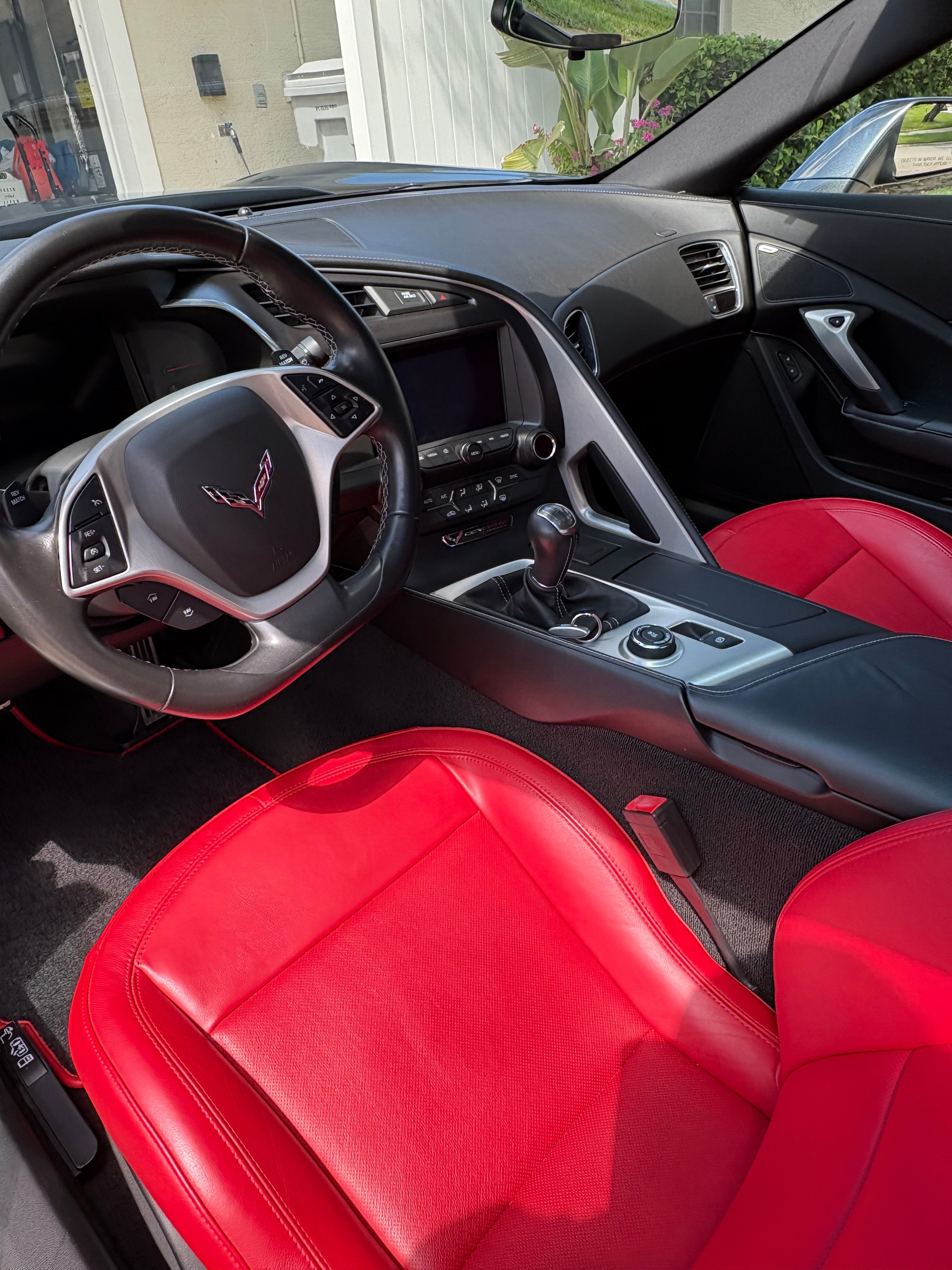 Used 2019 Chevrolet Corvette Stingray Coupe w/ Carbon Flash Badge Package RWD image 2