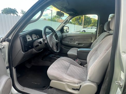 Used 2004 Toyota Tacoma PreRunner image 10