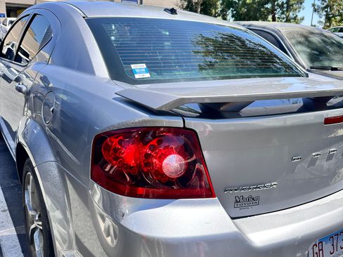 Used 2013 Dodge Avenger SE FWD image 4